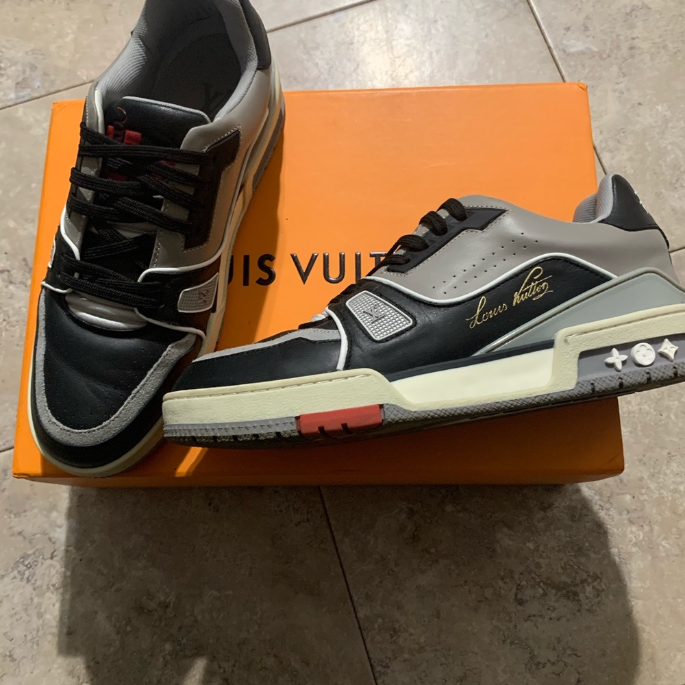 Louis Vuitton trainer. AUTHENTIC.